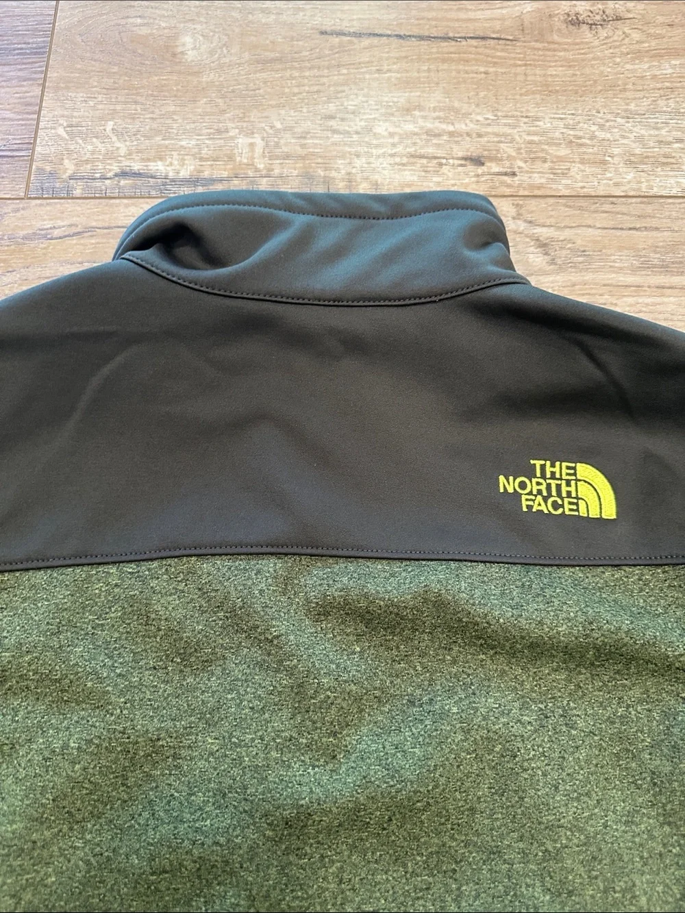 The North Face Men’s Green Full-Zip Windwall Jacket